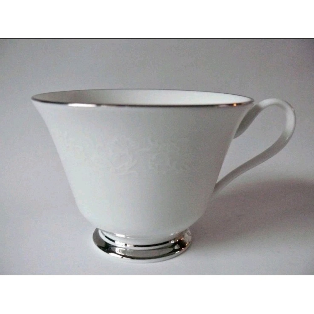 Oxford WHITE‎ ECHO Odd Tea Cup